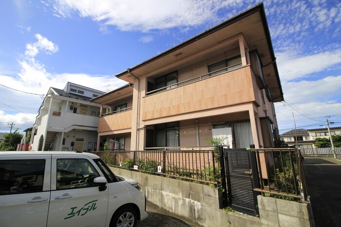 サンプラザ一本杉の物件外観写真