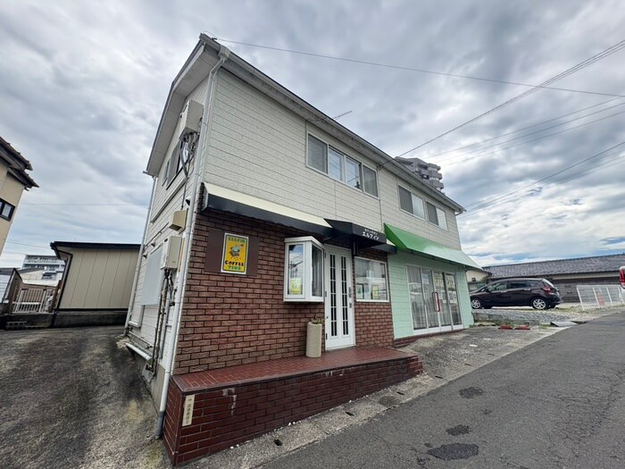 下馬2丁目アパートの物件外観写真