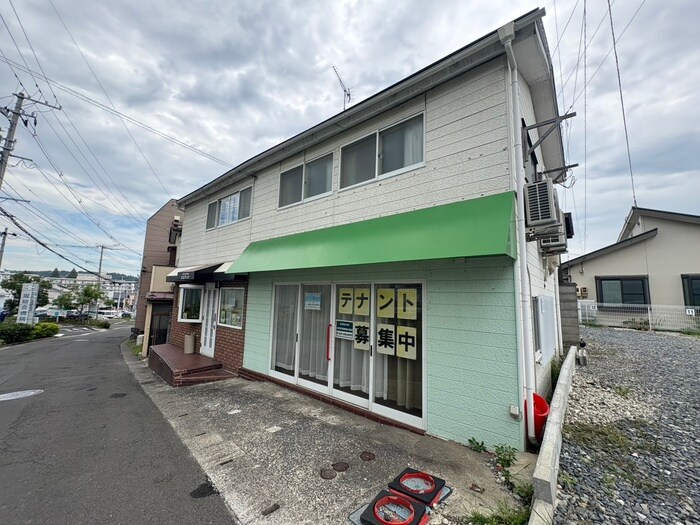 下馬2丁目アパートの物件外観写真