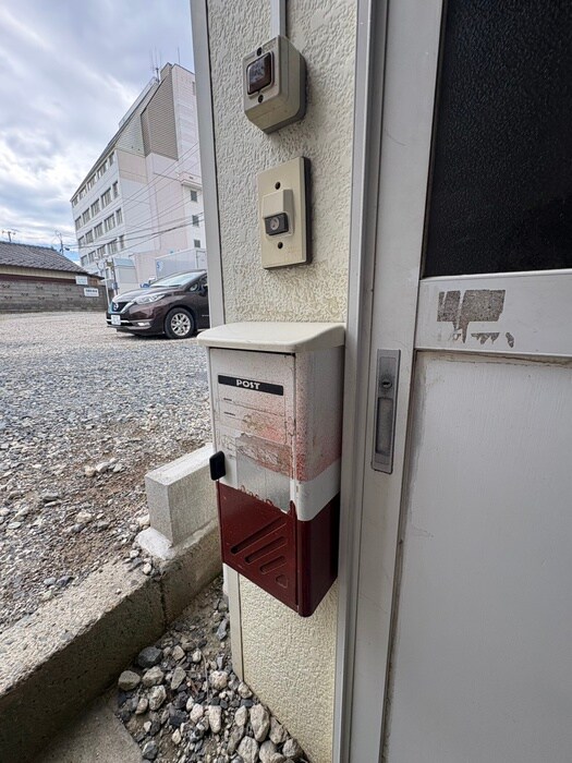 下馬2丁目アパートの物件外観写真