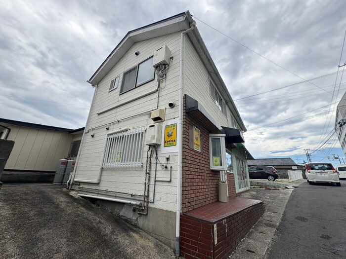 下馬2丁目アパートの物件外観写真