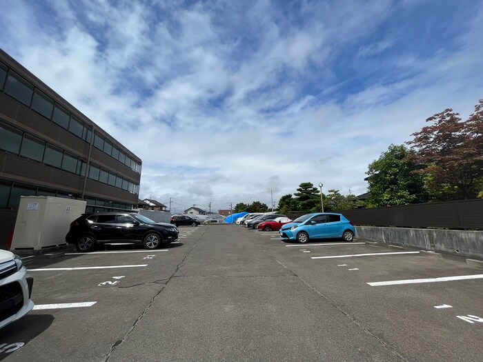 フロ－ラヒルズの物件外観写真