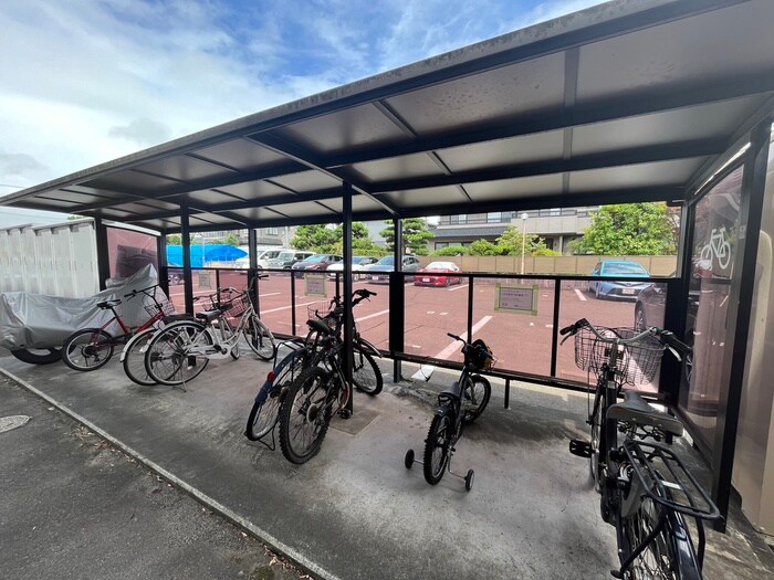 フロ－ラヒルズの物件外観写真