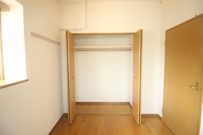 フロ－ラヒルズの物件内観写真