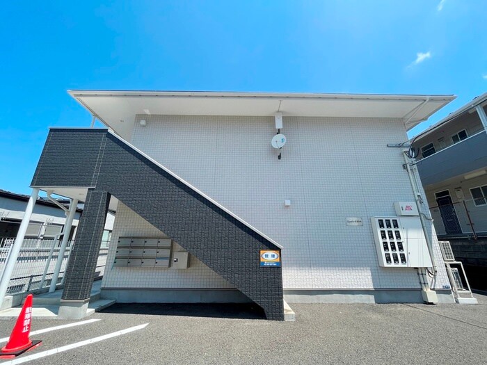 ルミエール荒巻中央の物件外観写真