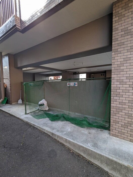 黄葉ビル銀杏町の物件外観写真