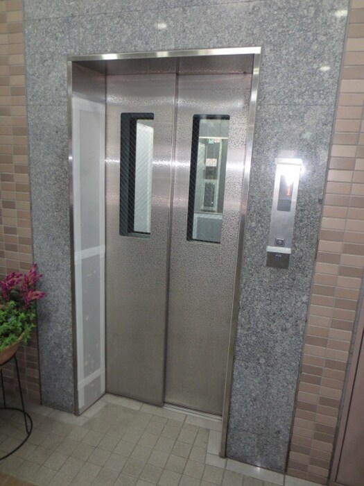 晩翠ウィングビルの物件外観写真