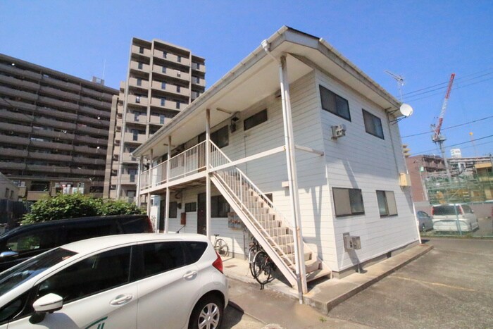 丸菊荘の物件外観写真