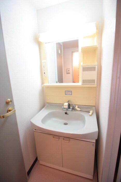 ロイヤルヒルズ柳生１の物件内観写真