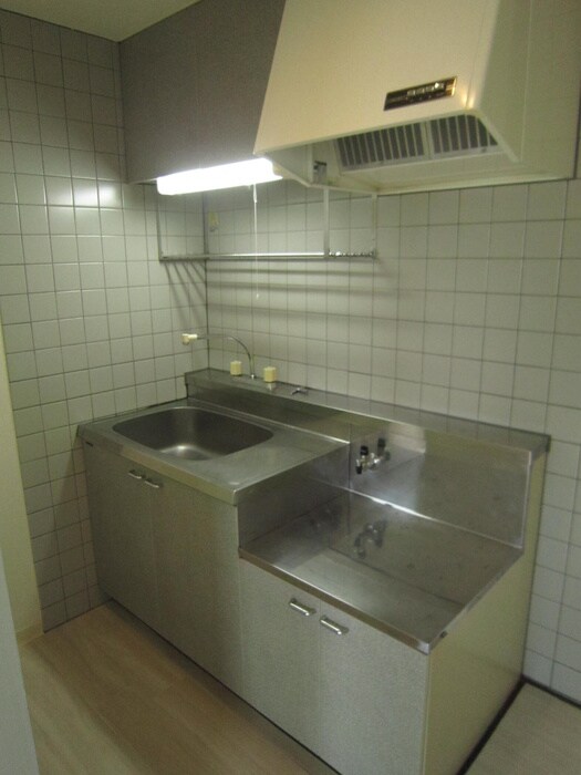 ロイヤルヒルズ柳生２の物件内観写真