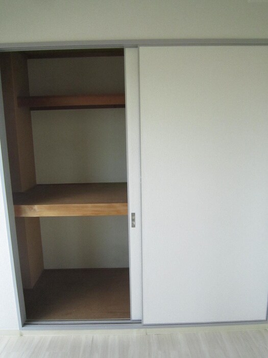 ロイヤルヒルズ柳生２の物件内観写真