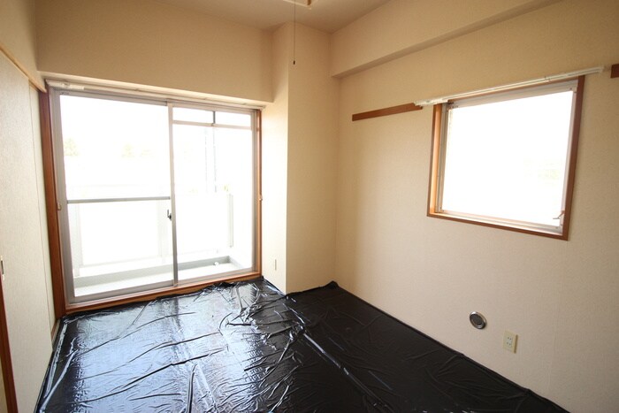 ロイヤルヒルズ柳生２の物件内観写真