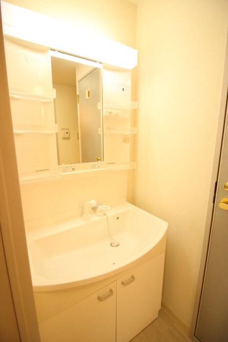 ロイヤルヒルズ柳生２の物件内観写真