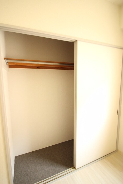 ロイヤルヒルズ柳生２の物件内観写真