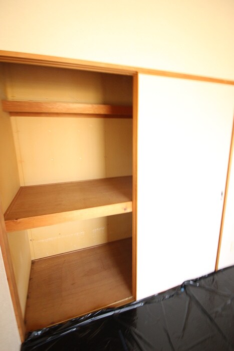 ロイヤルヒルズ柳生２の物件内観写真