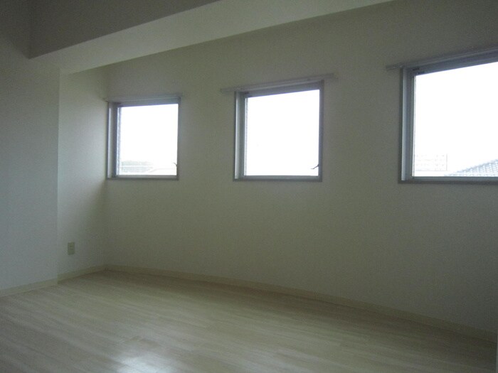 ロイヤルヒルズ柳生２の物件内観写真