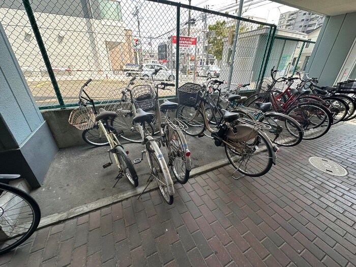 ロイヤルアネックス連坊の物件外観写真