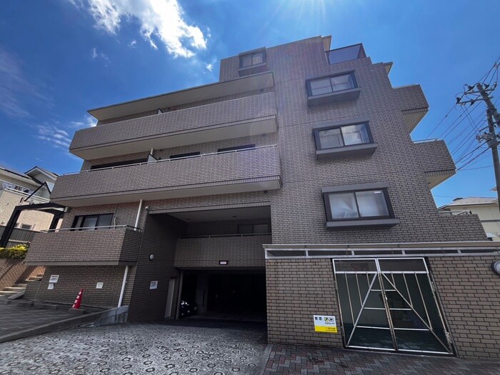 ロイヤルヒルズ台原Ⅰの物件外観写真