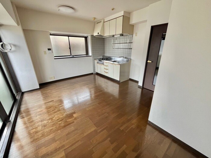 ロイヤルヒルズ台原Ⅰの物件内観写真