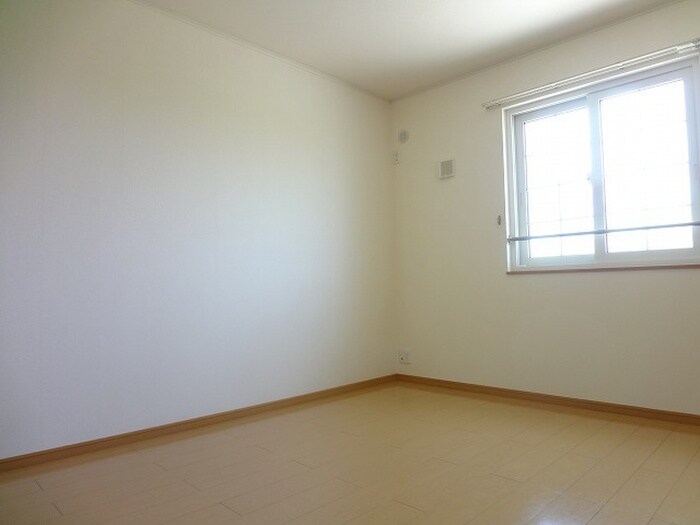 ストロベリーハウスⅡの物件内観写真