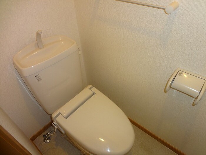 ストロベリーハウスⅡの物件内観写真