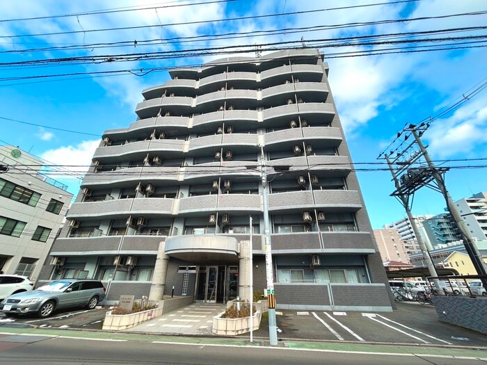 アニバ－サリ－第九木町通の物件外観写真