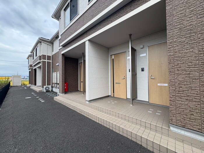 サンセットヒル東郷C棟の物件外観写真