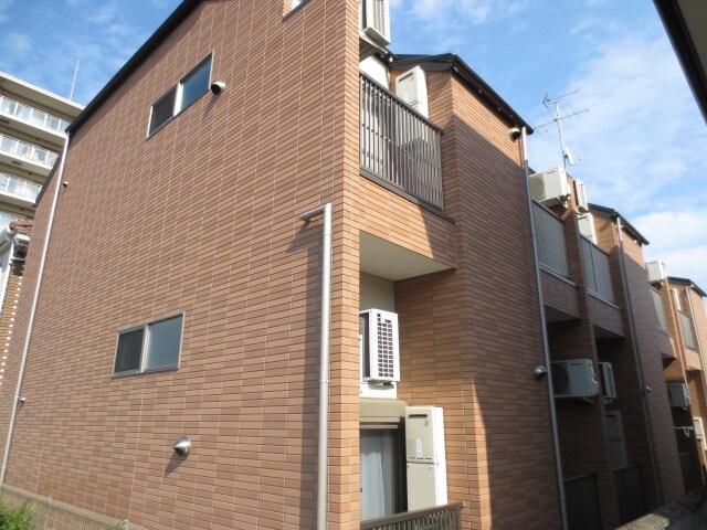 フォレスタの物件外観写真