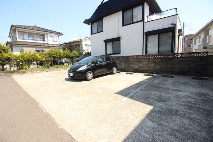 パークインサバトの物件外観写真