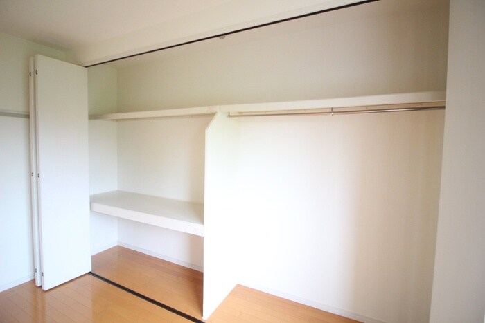 東仙台レジデンス弐番館の物件内観写真