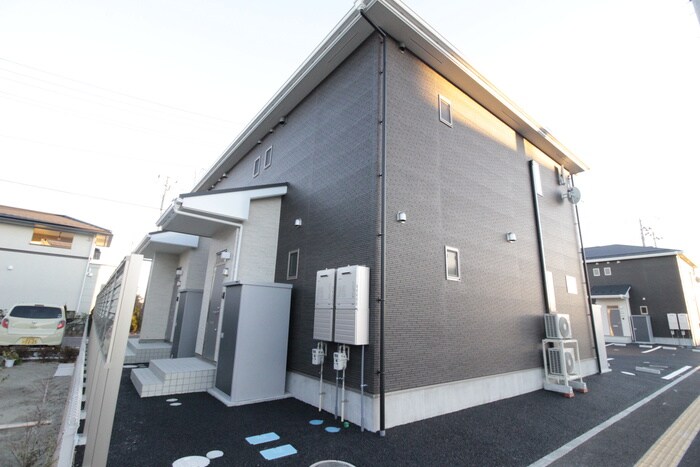 レーヴⅡ番館の物件外観写真