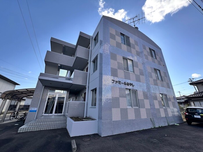 ファミールあやしの物件外観写真