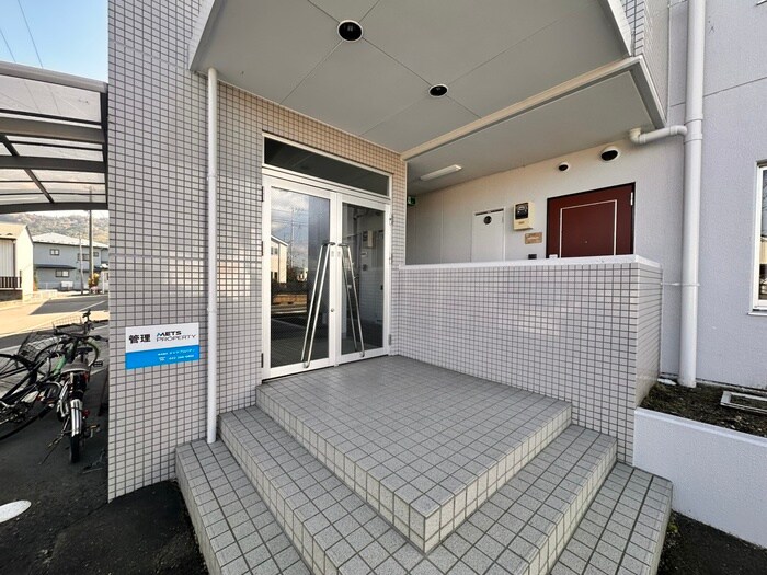 ファミールあやしの物件外観写真