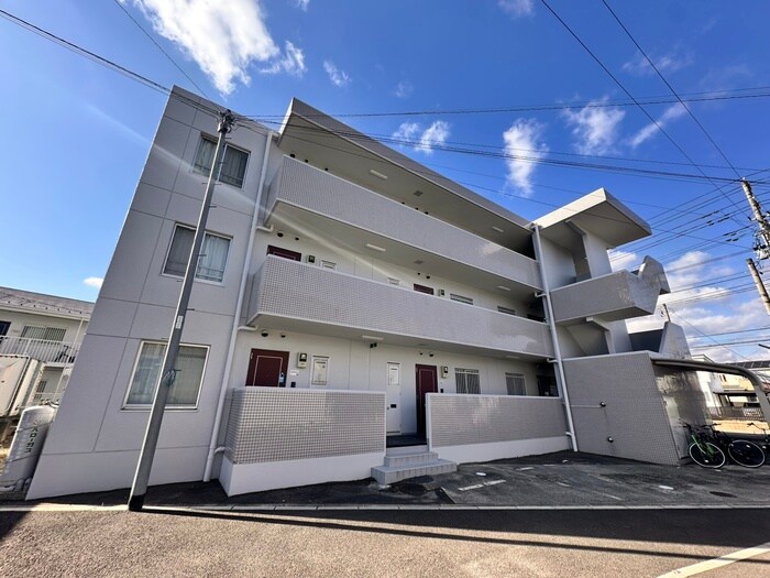 ファミールあやしの物件外観写真