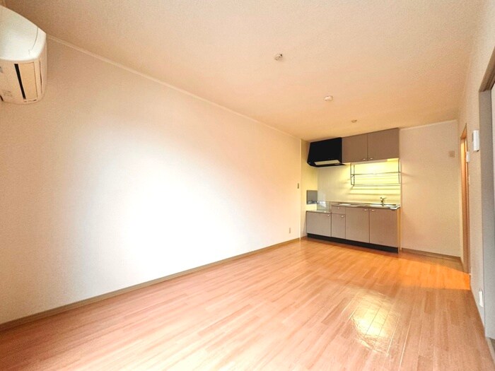 ロイヤルガーデン愛子Aの物件内観写真