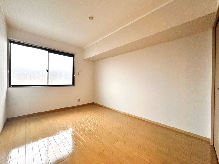 ロイヤルガーデン愛子Aの物件内観写真