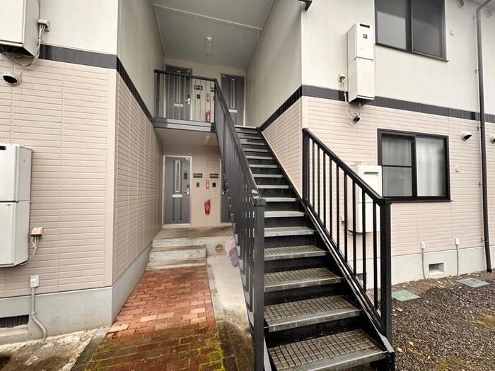 ロイヤルガーデン愛子Aの物件外観写真