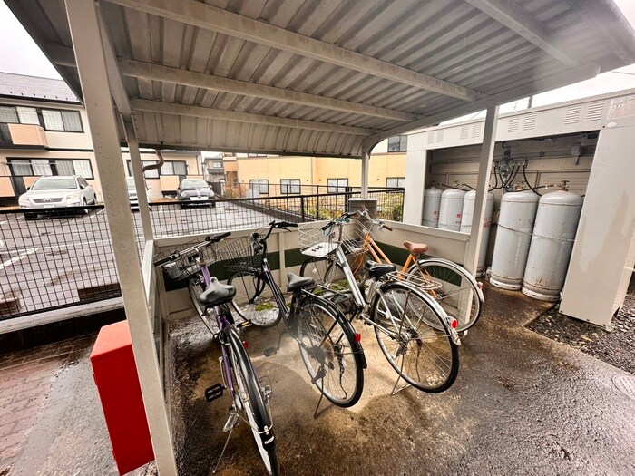 ロイヤルガーデン愛子Aの物件外観写真