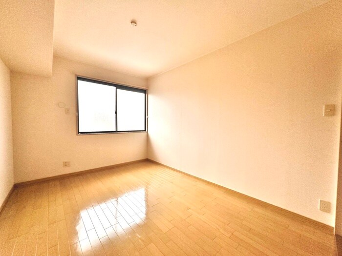 ロイヤルガーデン愛子Aの物件内観写真