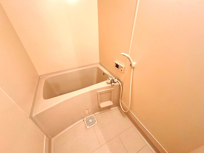 ロイヤルガーデン愛子Aの物件内観写真