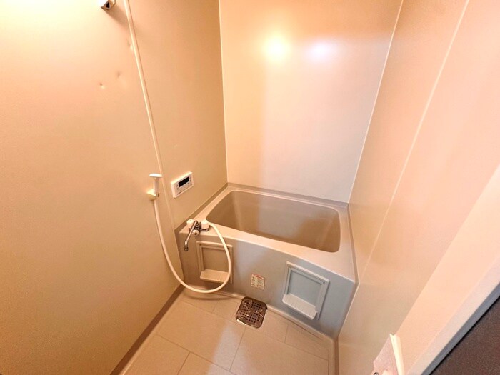 ロイヤルガーデン愛子Aの物件内観写真