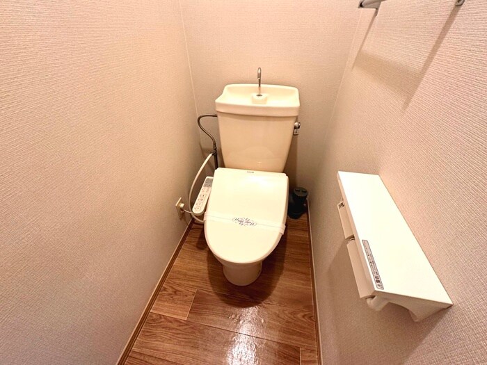 ロイヤルガーデン愛子Aの物件内観写真