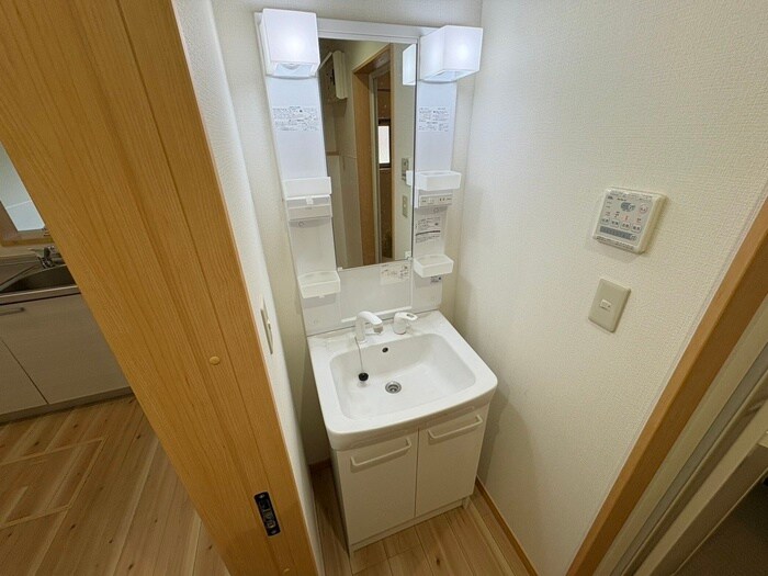 クレイドル栗生の物件内観写真