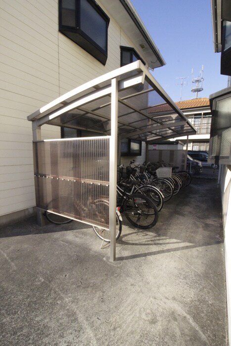 コ－ポコ－ラルＢの物件外観写真