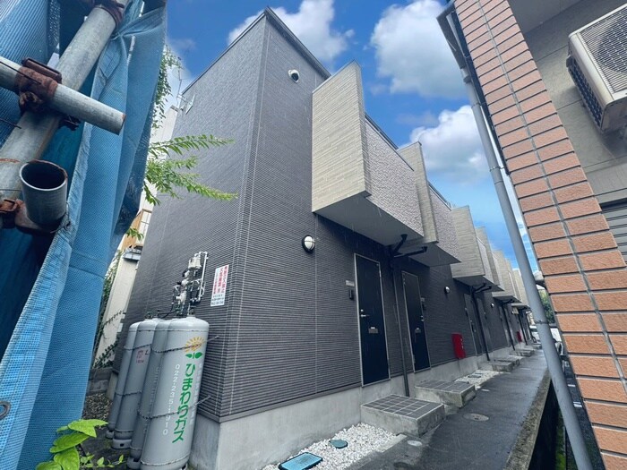 ラ・カーサ　イズミの物件外観写真