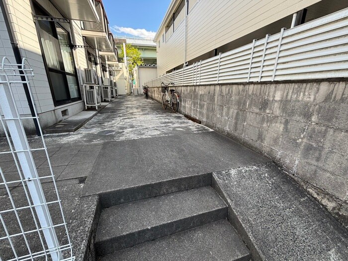 ロイヤルコ－トの物件外観写真