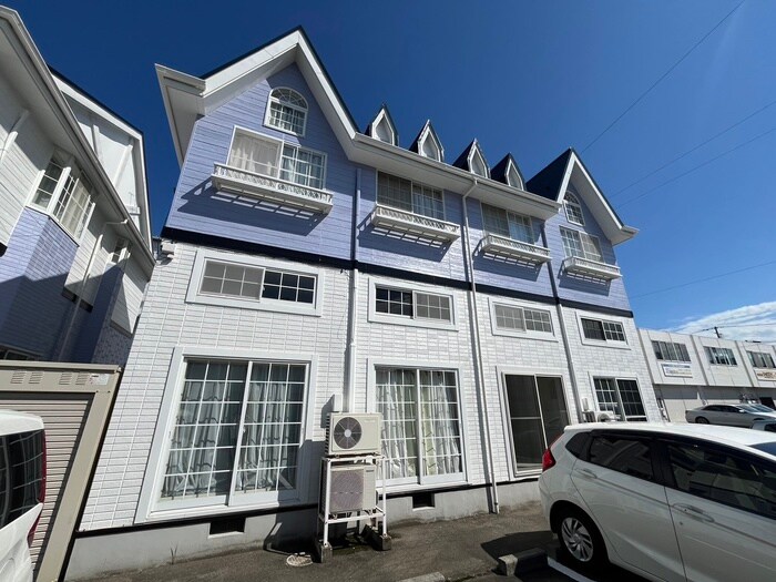 ﾎﾜｲﾄｷｬｯｽﾙ六丁の目ﾋﾞﾚｼﾞB棟の物件外観写真