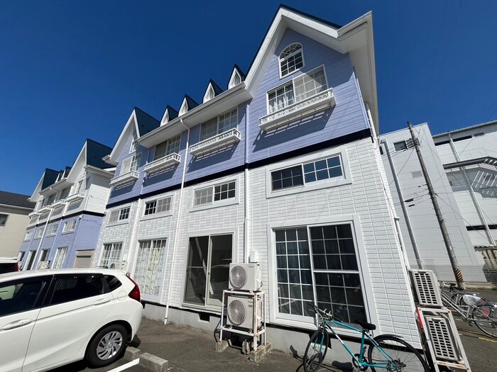 ﾎﾜｲﾄｷｬｯｽﾙ六丁の目ﾋﾞﾚｼﾞB棟の物件外観写真