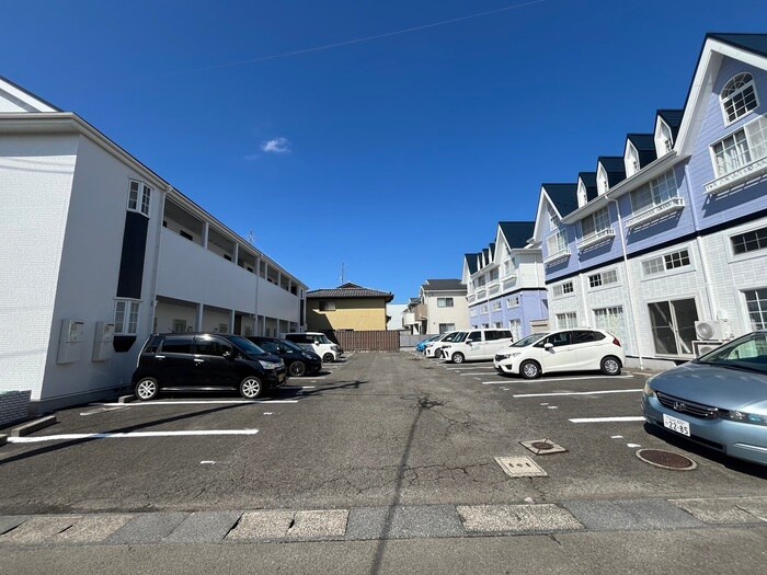 ﾎﾜｲﾄｷｬｯｽﾙ六丁の目ﾋﾞﾚｼﾞB棟の物件外観写真