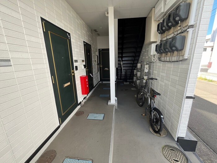 ﾎﾜｲﾄｷｬｯｽﾙ六丁の目ﾋﾞﾚｼﾞB棟の物件外観写真